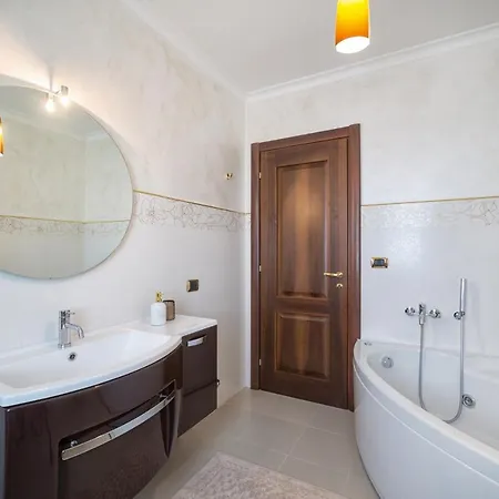 住宿加早餐酒店 Samilu'